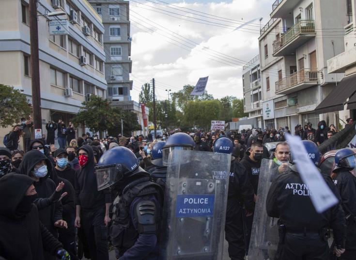 Η βία εναντίον διαδηλωτών χθες δεν σέβεται καθόλου τη δημοκρατία μας, λέει ο New Wave – Other Cyprus