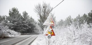 Στα άσπρα ντύθηκε το Τρόοδος – Οι δρόμοι έγιναν ολισθηροί (φωτό)