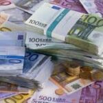 Ευρώ: Βυθίζεται σε χαμηλά 17 μηνών με το βλέμμα σε Γαλλία, Ισπανία