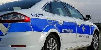 Σκυβαλοφόρο ανατράπηκε σε χωράφι – Τρεις ελαφρά τραυματίες