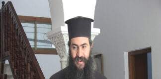 Δεν μένει πλέον στη Μητρόπολη ο Τυχικός – Μειώθηκε ο μισθός του κατά 55%, λέει ο δικηγόρος του