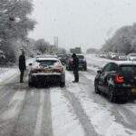 Πυκνή τροχαία κίνηση στο Τρόοδος – Μικροί-μεγάλοι στα χιόνια