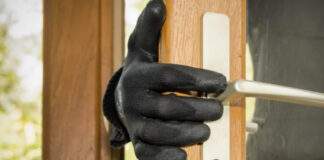 Επ’ αυτοφώρω σύλληψη 25χρονου για διαρρήξεις στη Λεμεσό – Τον εντόπισαν μέσα σε σπίτι με κλοπιμαία