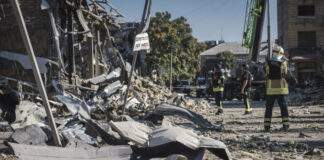 Πώς σχολιάζει το Κρεμλίνο το δημοσίευμα περί «μυστικού» σχεδίου ΗΠΑ και Ρωσίας για τον τερματισμό του πολέμου