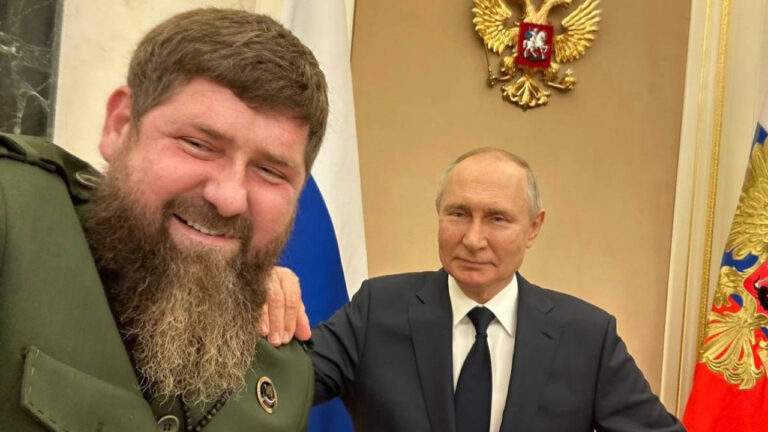 Ποιος «πέθανε» τον ηγέτη της Τσετσενίας- Γιατί η υγεία του Καντίροφ μπορεί να αποτελέσει πρόκληση για τον Πούτιν Ποιος «πέθανε» τον ηγέτη της Τσετσενίας- Γιατί η υγεία του Καντίροφ μπορεί να αποτελέσει πρόκληση για τον Πούτιν