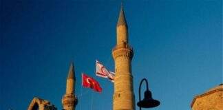 Πορεία διαμαρτυρίας Τ/κ εκπαιδευτικών στην κατεχόμενη Λευκωσία με αφορμή έρευνα εναντίον συναδέλφων τους