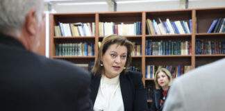 Σε χειρουργική επέμβαση θα υποβληθεί η Yπουργός Παιδείας μετά από ατύχημα