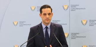 Πως δικαιολογεί ο Εκπρόσωπος τον ανασχηματισμό