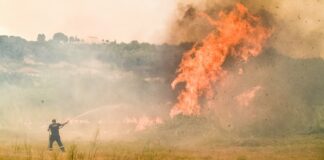 Πυρκαγιά πλησίον της κοινότητας Ανδρολίκου – Επιστρατεύτηκε το “σχέδιο Αστραπή”