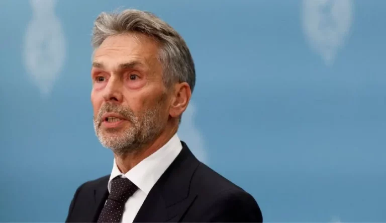 Ολλανδός Πρωθυπουργός: Απαράδεκτη η βία με στόχο ισραηλινούς φιλάθλους Ολλανδός Πρωθυπουργός: Απαράδεκτη η βία με στόχο ισραηλινούς φιλάθλους