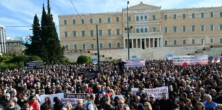 Τέμπη: Νέες συγκεντρώσεις σε Αθήνα, Θεσσαλονίκη και σε όλη τη χώρα το απόγευμα Tempi 3 696x464