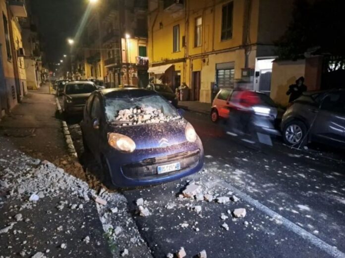 Italy campi flegrei earthquake naples