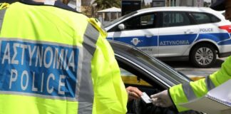 Κλειστή μια λωρίδα του δρόμου Παλαιχωρίου λόγω ανατροπής φορτηγού Astynomia elegxos