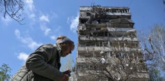 Έτοιμη για ειρηνευτικές διαπραγματεύσεις με Ουκρανία δηλώνει η Ρωσία Oukrania