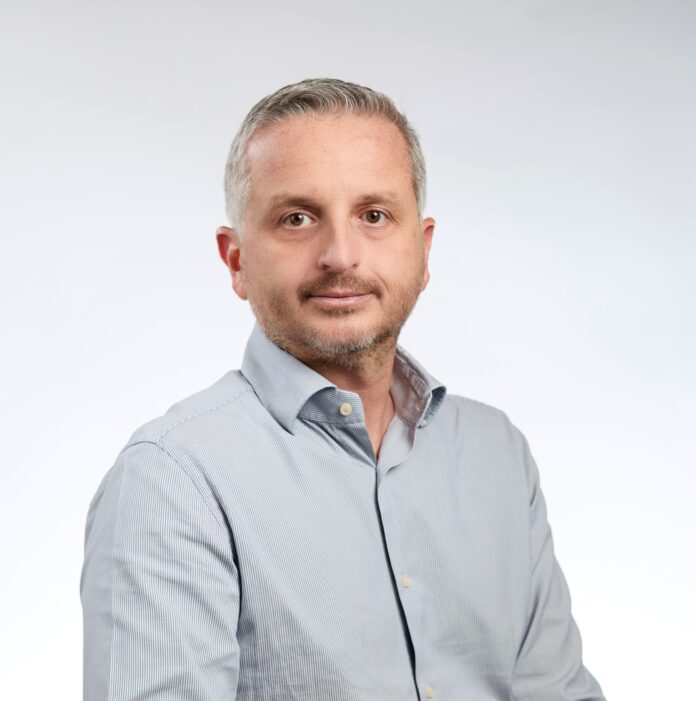 Public robbi bourlas (002)