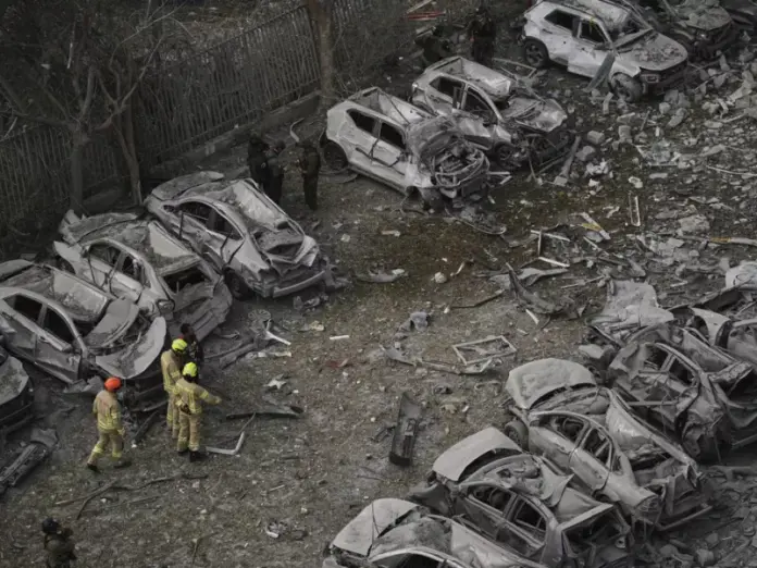 Israel bombed ap25175241924153.jpg