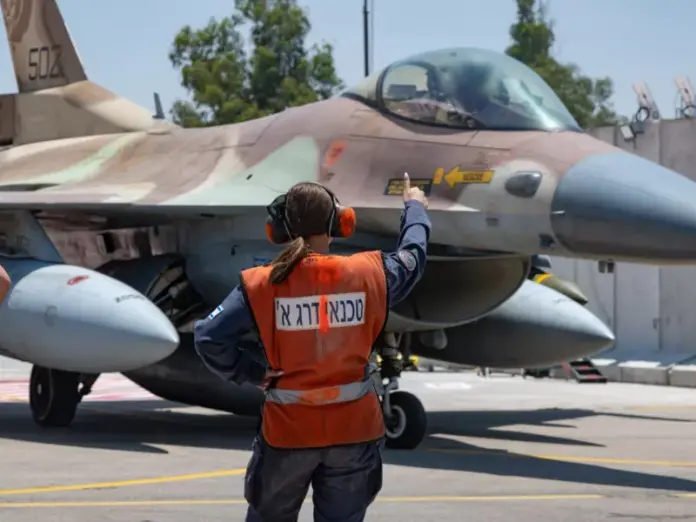 Polemiko aeroskafos israel 1.jpg