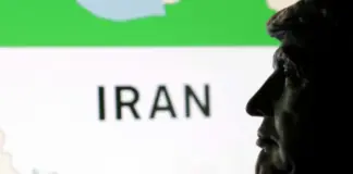 ράν: Ο Τραμπ θέλει «αστραπιαίο χτύπημα», αλλά φοβάται τον πόλεμο χωρίς τέλος Trump iran 696x464