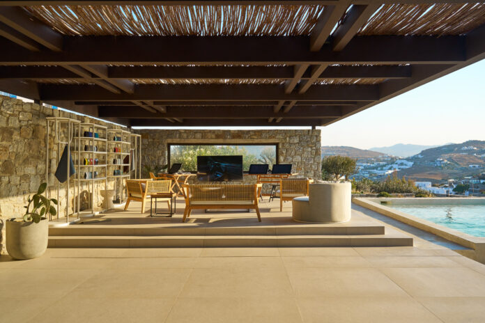 Range rover house mykonos photo