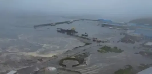 Ap tsunami russia.jpg