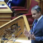 Mitsotakis vouli 2 e1752060830913 696x400
