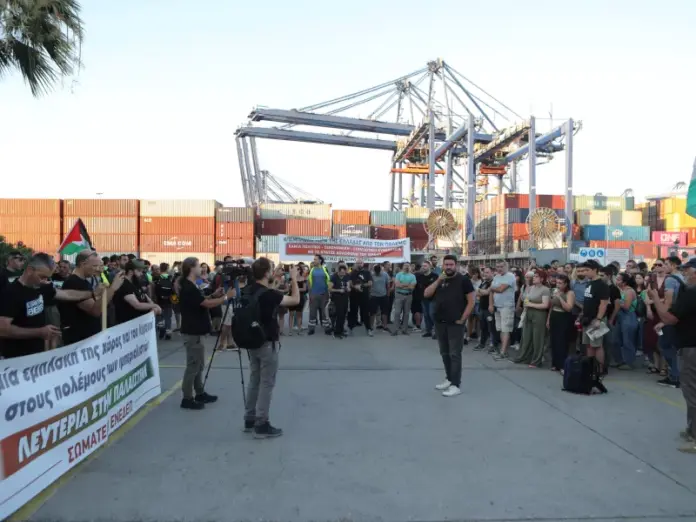Peiraiasisrailgaza4 eurokinissi.jpg