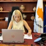 Σκληρή απάντηση ΔΗΣΥ σε ΑΚΕΛ: Δεν δεχόμαστε μαθήματα οικονομίας απ’ αυτούς που κατέστρεψαν τον κόσμο Annita