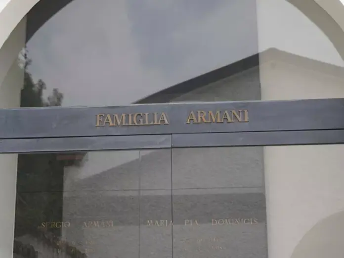Ap armani tafos.jpg