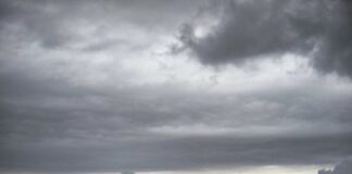 Κακοκαιρία: 127 κλήσεις στην Πυροσβεστική από χθες στην Αττική Broxh attikh 696x522