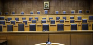 Διπλό φονικό στη Φοινικούντα: Επιμένουν στην αθωότητά τους οι δύο συλληφθέντες Dikastirio 696x464