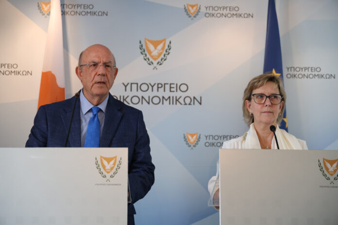 Υπουργός Οικονομικών – Επίτροπος