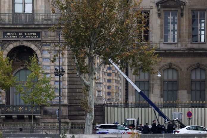 2025 10 19t120729z 1896314803 rc20fhakmolb rtrmadp 5 france crime louvre 1200x798