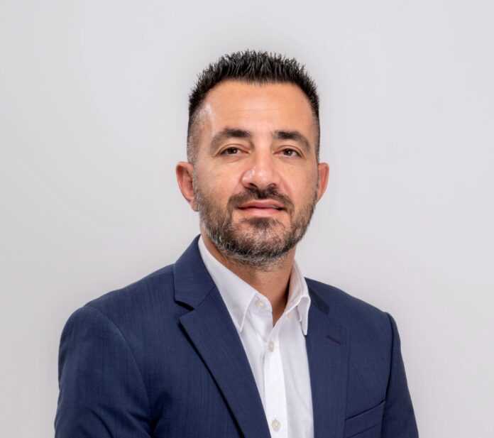Andreas constantinou (002)