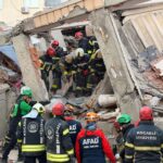 Διάσωση νεαρής κοπέλας, τέσσερις νεκροί από την κατάρρευση κτιρίου στο Κοτζάελι Capture 130