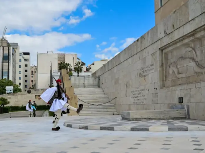 Agnostos stratiotis eurokinisi.jpg