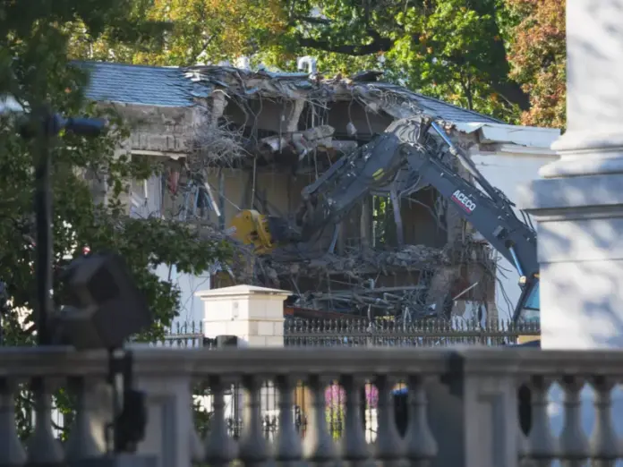 Ap25293751470405 ergasies white house.jpg