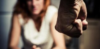 Θεσμική αναγνώριση ψυχολογικής αξιολόγησης στη διαχείριση συνεπειών βίας ζητά ο Σύνδεσμος Ψυχολόγων Endooikogeniaki via kakopoihsh