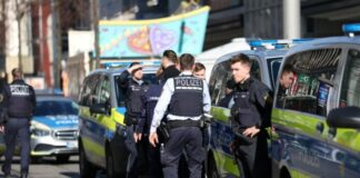 Γερμανία: Αστυνομικοί πυροβόλησαν 12χρονη που φέρεται να τους επιτέθηκε με μαχαίρια Germania astynomia