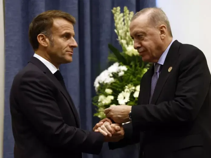 Macron erdogan ap25286456227790.jpg