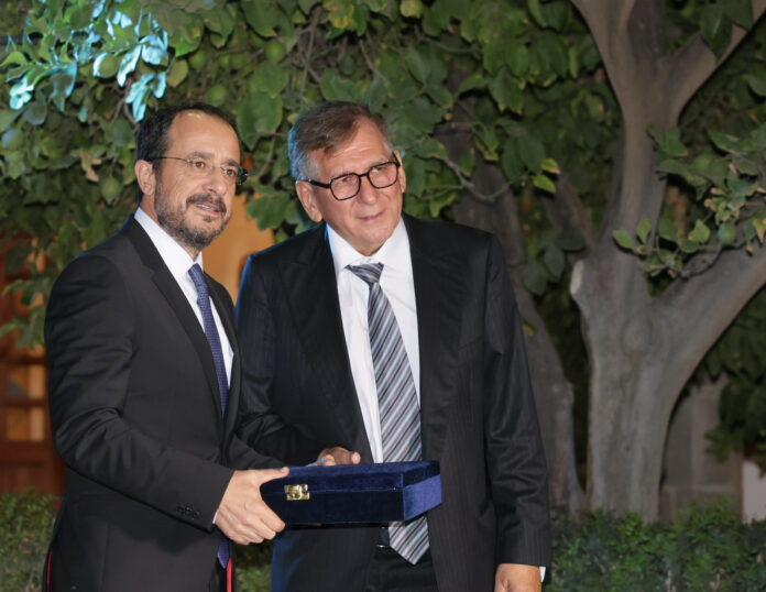 Πρόεδρος της Δημοκρατίας – Επίσημ