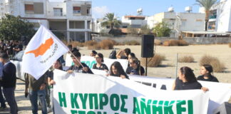 ΦΩΤΟ: Στους δρόμους χιλιάδες μαθητές για καταδίκη του ψευδοκράτους 12 2 1024x683