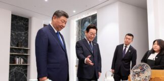 Ο Σι Τζινπίνγκ… κάνει χιούμορ για την κατασκοπεία και γίνεται viral 2025 11 02t044337z 763394956 rc24ohavoumx rtrmadp 5 apec summit southkorea china 1 1200x800