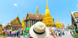 Παγκόσμια έρευνα αποκαλύπτει: Η Μπανγκόκ, το Παρίσι και η Πράγα οι πιο επικίνδυνες πόλεις για πορτοφολάδες Bangkok touristst trip thailand