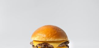 Columbia Burgers + More: Το νέο αγαπημένο burger spot της Λεμεσού Columbia Prime Smash