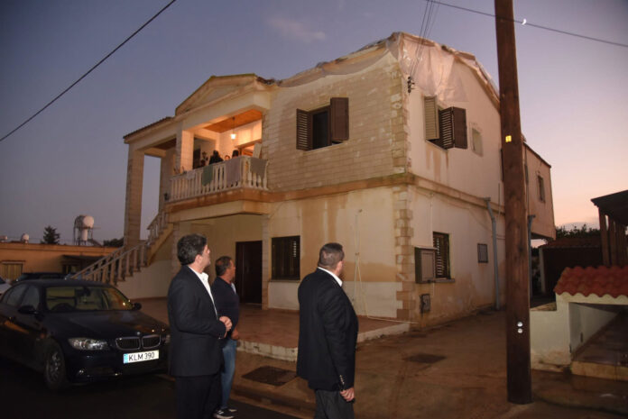 Ο Δήμαρχος Αγίας Νάπας επισκέφθηκε το Αυγόρου που πλήγηκε από ανεμοστρόβιλο