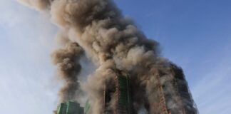 Χονγκ Κονγκ: Μεγάλη φωτιά σε πολυώροφο συγκρότημα κατοικιών – Αναφορές για εγκλωβισμένους (ΦΩΤΟΓΡΑΦΙΕΣ) HONGKONG FWTIA