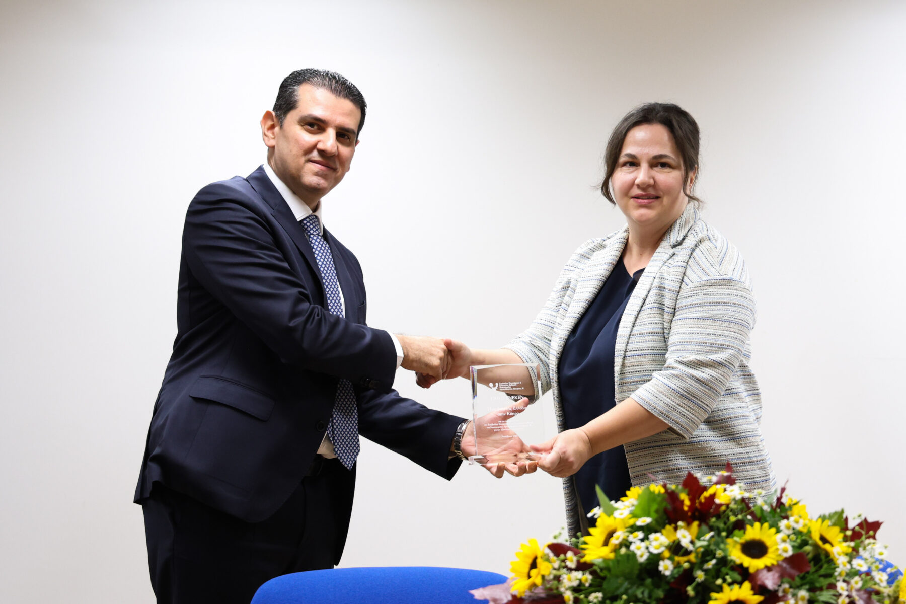 Υπουργός Υγείας – Παράδοση Ιατρικ