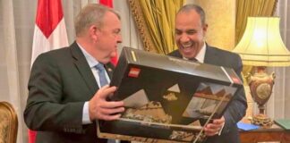 Η διπλωματία της LEGO: Viral ο Δανός ΥΠΕΞ με τον Αιγύπτιο ομόλογό του – «Φαραωνικά παιχνίδια» Lego aigyptos dania 1200x800