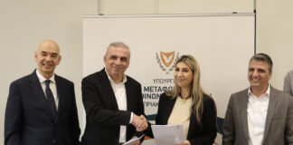 Τηλεφωνικό κέντρο για καλύτερη εξυπηρέτηση αποκτά το ΤΟΜ Υπουργός Μεταφορών – Υπογραφή σύμ