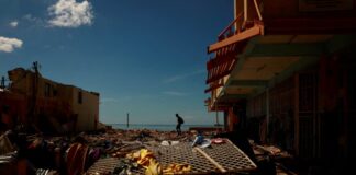 Τζαμάικα: Συντρίμμια από κατεστραμμένα κτίρια, μετά τον τυφώνα Μελίσα Screenshot 2025 11 06